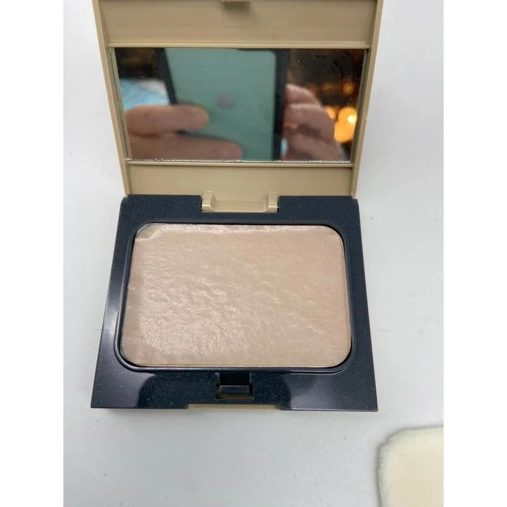 Avon Advanced Foundation Translucent‎ Face Powder Pressed Light Medium Liposomes